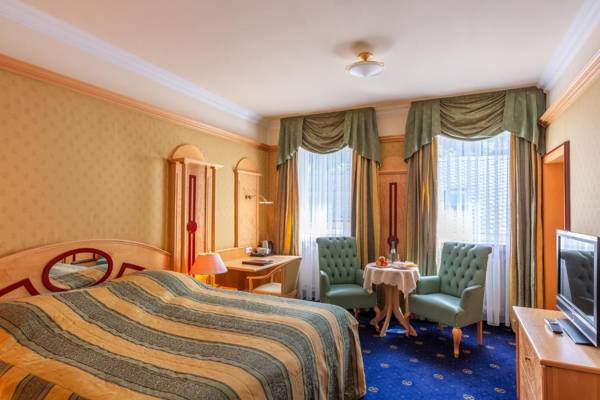 Häcker's Fürstenhof