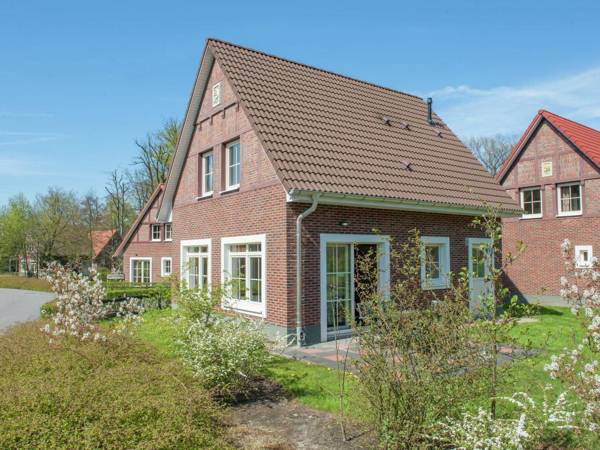 Traditional style villa with washing machine at Bad Bentheim