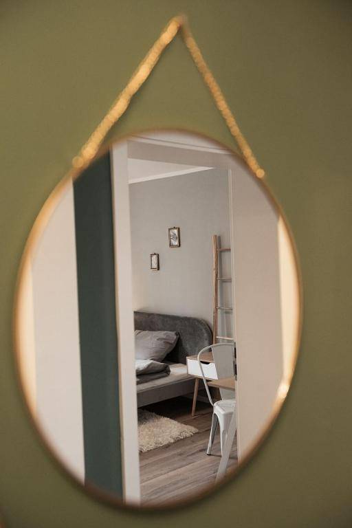 BRIGHT - Close to FAIR & UNIVERSITY - Modern & Stylish for 4 - Kitchen & Parking