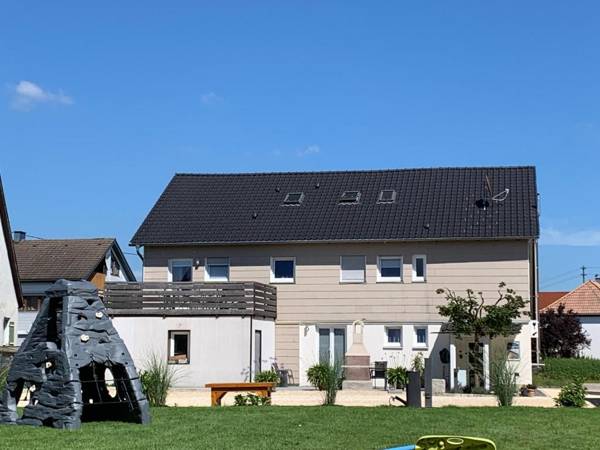 Haag Ferienwohnungen von "Small" bis "XL" für max 10 Personen und 6 Schlafzimmern