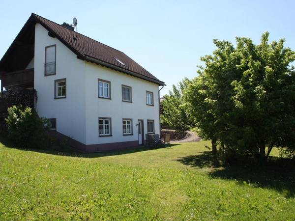 Cozy Apartment in Rommersheim near Forest