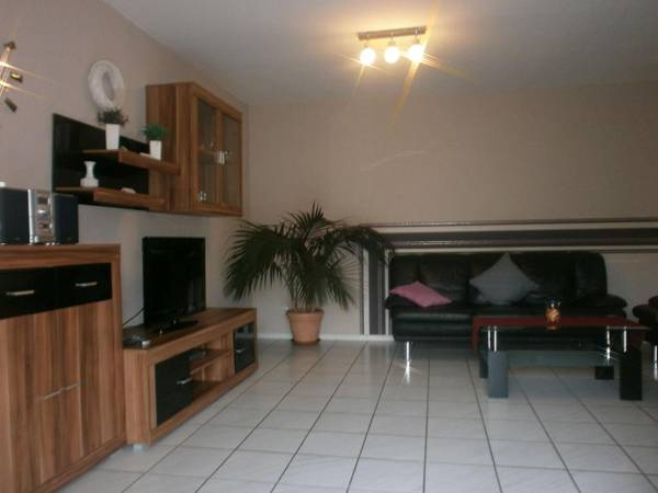 Modern holiday apartment with large garden 500 m away from the river Moselle