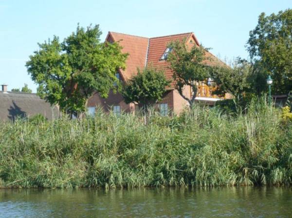 Neuendorf_ _Blick auf Vilm_ _Whg 0