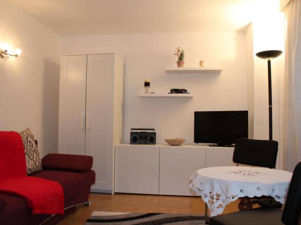 Charming Apartment in Kröpelin with Barbecue