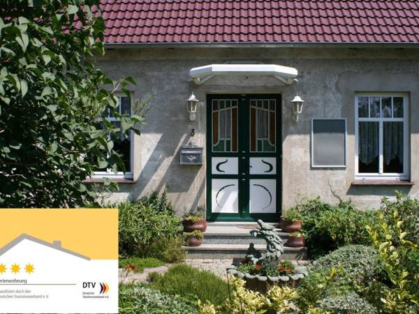 Vintage Apartment in Kröpelin near the Forest