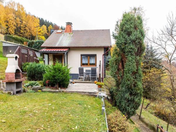 Detached holiday home with a sunny garden in the heart of the Thuringian Forest