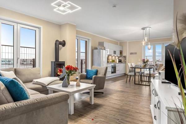 Zweite Heimat- EG Infrarotsauna grosse Dusche Terrasse Blick auf das Hafenbecken