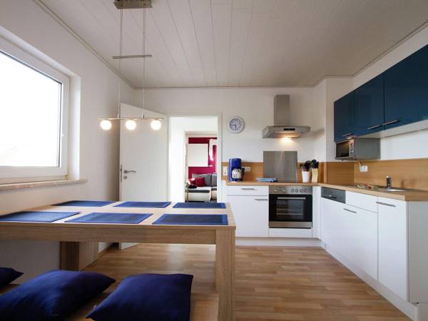 Very bright friendly apartment with large roof terrace