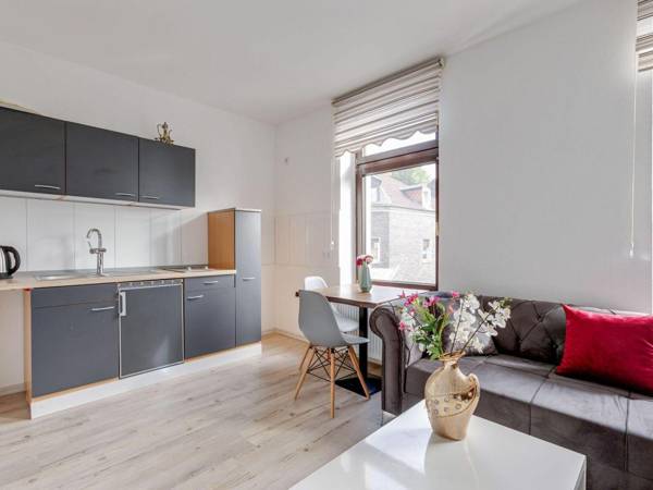 Dainty Apartment in Oberhausen with Jacuzzi and Garden