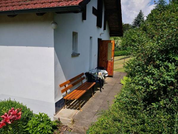 Holiday cottage for 2-3 people in the beautiful Thüringen Forest.