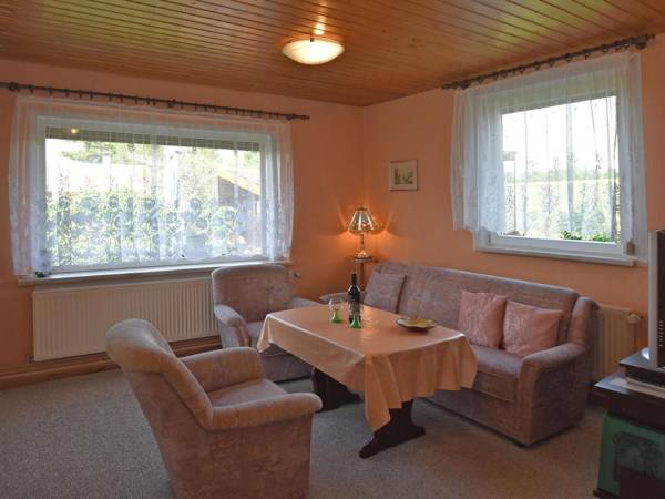 Cozy Holiday Home in Großbreitenbach near Schwarza Valley