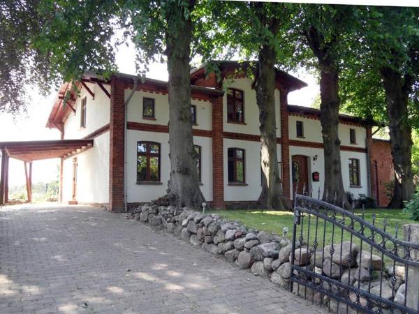 Komfortable Ferienwohnung "Vier Linden" ruhige dörfliche Lage 20 min zur Küste