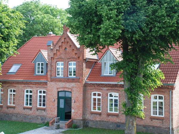 Spacious Apartment in Lübberstorf with Garden