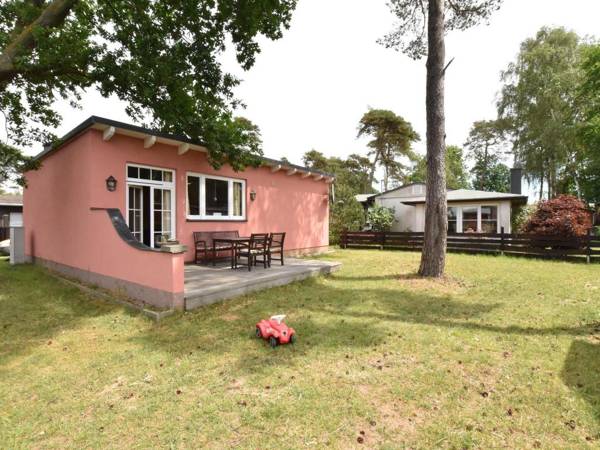 Cosy bungalow by the sea in Pepelow