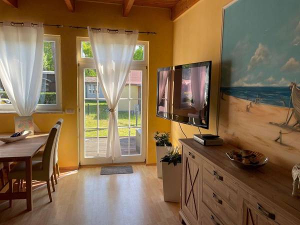 Cosy bungalow by the sea in Pepelow