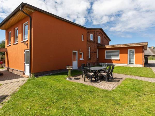 Relaxing Holiday Home in Boiensdorf with Garden and Terrace