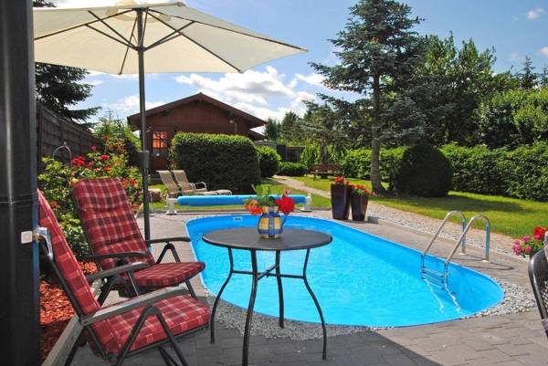 Ferienhaeuser mit Pool Kummerow SCHW 1010