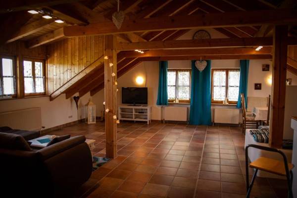 Ferienwohnung zum Forsthaus mit Wellnessbereich und Hallenbad