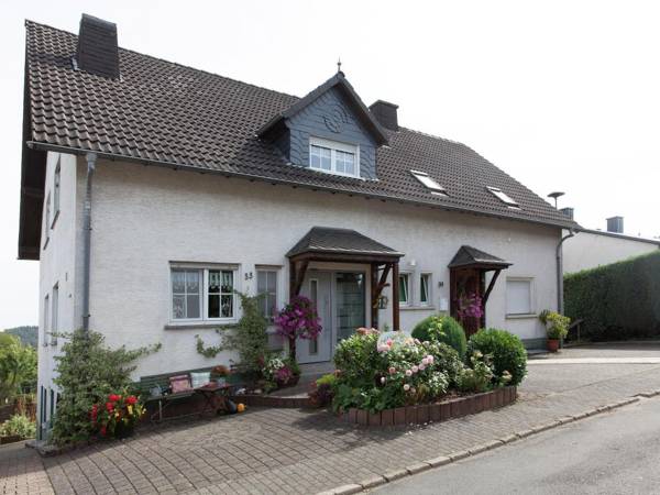 Attractive Apartment in Bettenfeld wiith Garden and BBQ