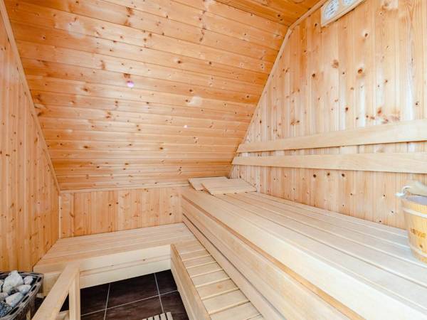 Reetdachhaus mit Sauna und Boddenblick - D 128.036