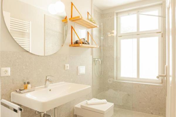 Kaiser Karl Apartments