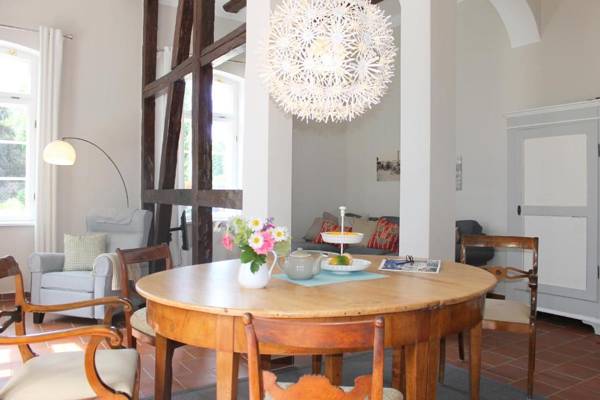 Romantische Torhausferienwohnung mit Top-Einrichtung auf dem idyllischen "Gut Petersdorf"- WLAN vorhanden