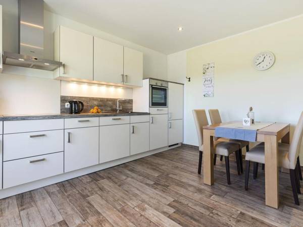 Intriguing Holiday Home in Ostseebad Kühlungsborn with Garden