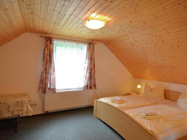 Modern Apartment in Reinhardtsdorf-Schöna a with Garden