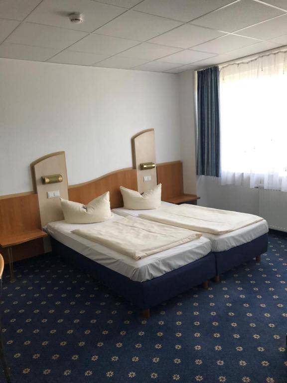 „Zum Raukler“ Hotel Nähe der A2 Magdeburg / Hohe Börde