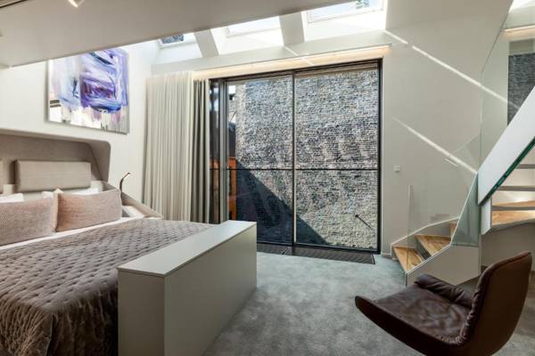 the Socialist a Tribute Portfolio Hotel