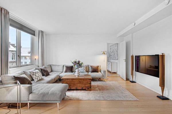 Trendy and bright 1 bedroom apartment with 2 balconies in central Copenhagen