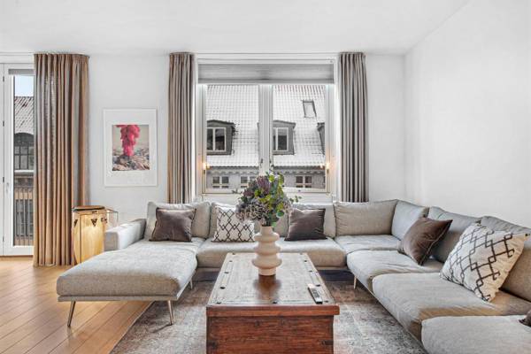 Trendy and bright 1 bedroom apartment with 2 balconies in central Copenhagen