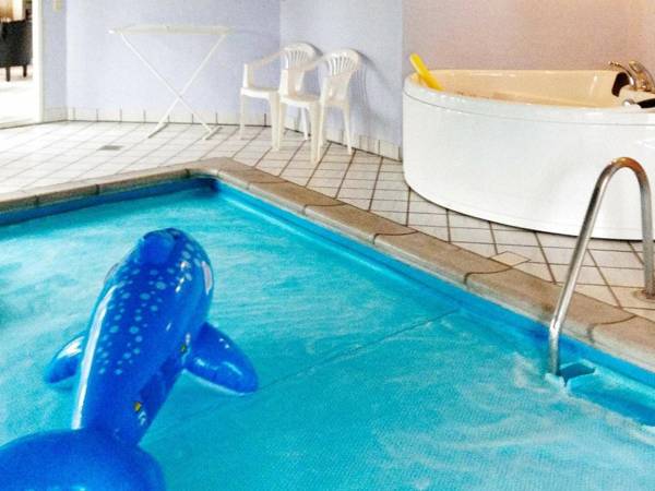 Lavish Holiday Home in Glesborg with Swimming Pool