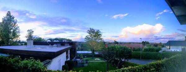 2 rooms private kitchen bathroom and garden.