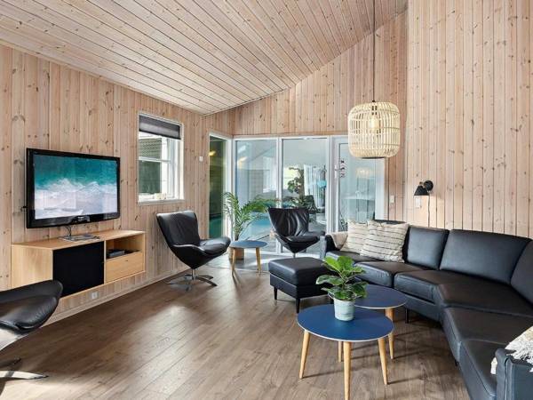 Workspace - Luxurious Cottage in Blavand Jutland with Swimming Pool