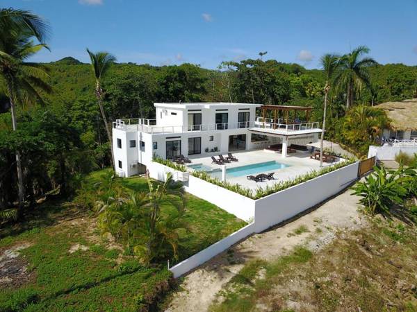 Magnificent new modern villa with sea view 5 bedrooms