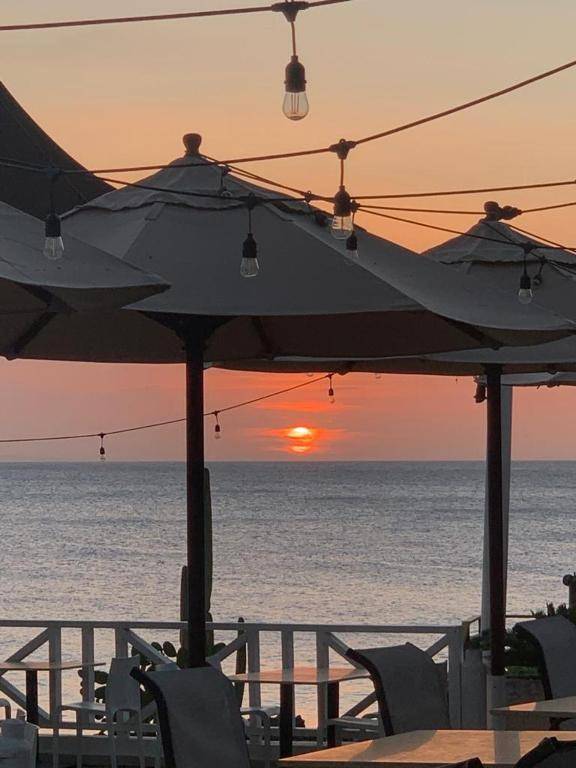 Bungalow 17 Cozy room at just steps from the beach and in town center