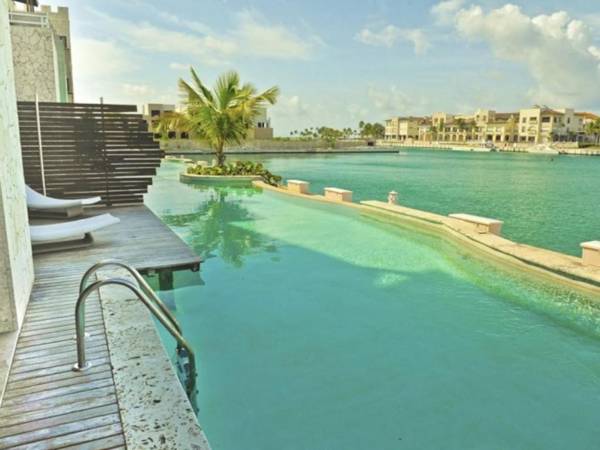 FISHING LODGE INFINITY POOL VISTAS A LA BAHIA