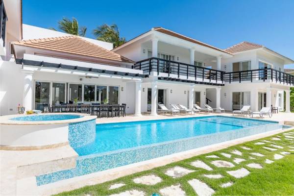 Combo of Two Luxurious Villas for a Big Company with Private Pools & Jacuzzi