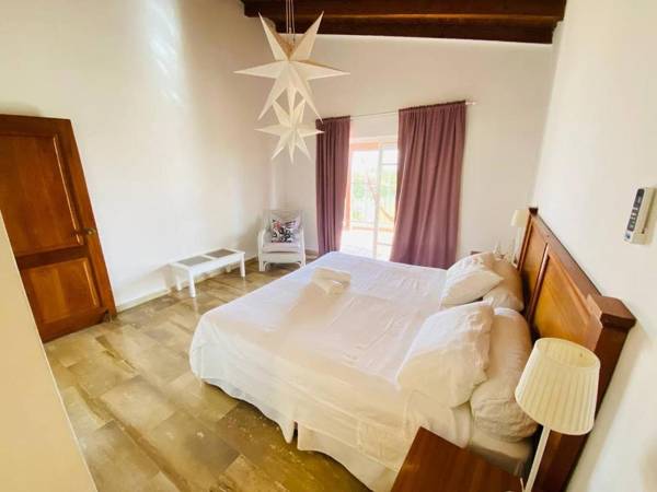 2 Rooms 4 Beds Pool 5min Beach White Sand