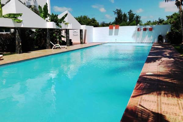 Sunny Caribbean Apartment with Pool