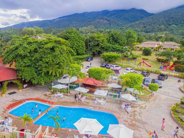 Jarabacoa River Club & Resort