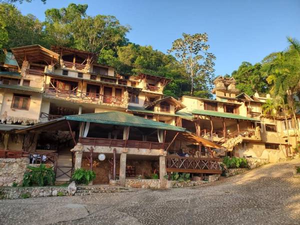 Altos de Caño Hondo