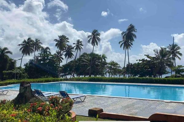 Villa frente al mar en primera línea de playa
