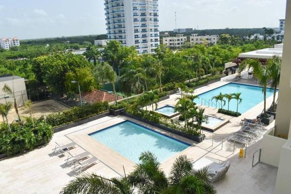 VPOF5B Luxury 1 bed Apt at Beach Tower with pool & Gym