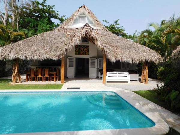 4 bedrooms house at Las Terrenas 250 m away from the beach with private pool enclosed garden and wifi