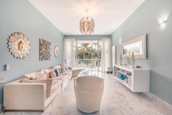 Playa Bonita Jaw-dropping Apartment at Lake View