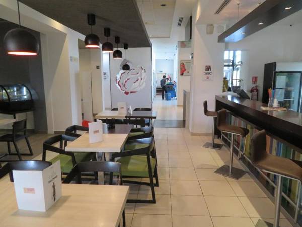 ibis Oran les Falaises