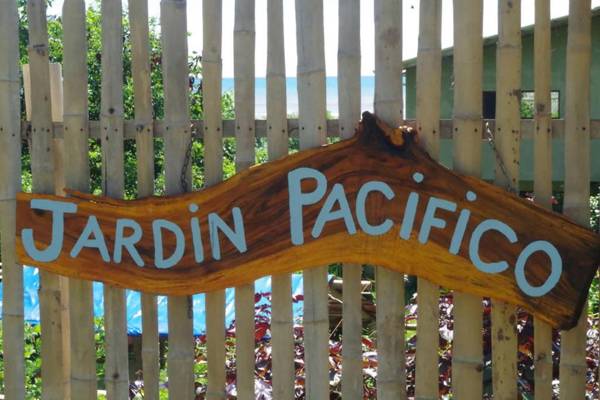 Jardin Pacifico Beach Bungalow