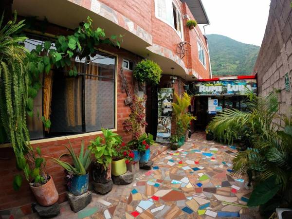 Hostal La Casa Amarilla City